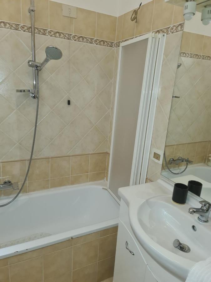 לינה וארוחת בוקר רומא Nicoleta מראה חיצוני תמונה